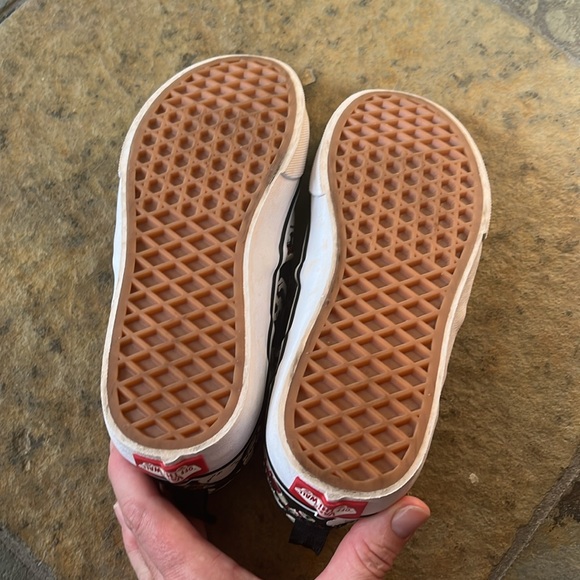 Vans - Picture 4 of 6